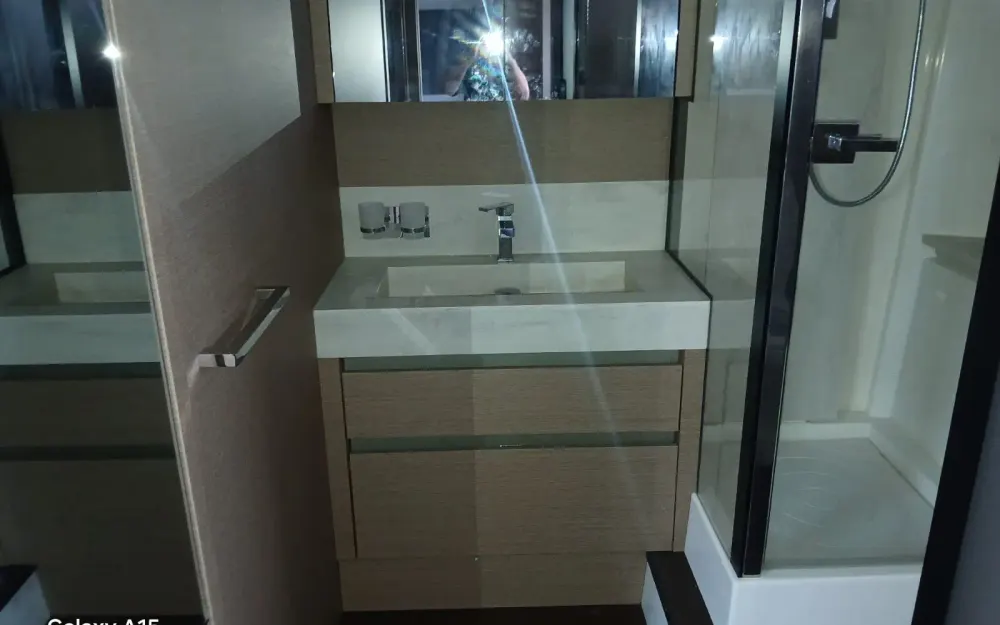 slider 12 Jeanneau Prestige 630