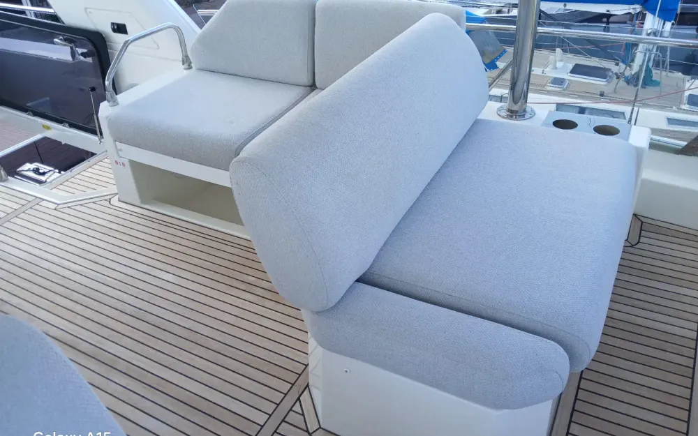 slider 16 Jeanneau Prestige 630
