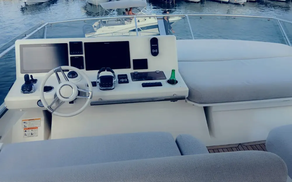 slider 19 Jeanneau Prestige 630