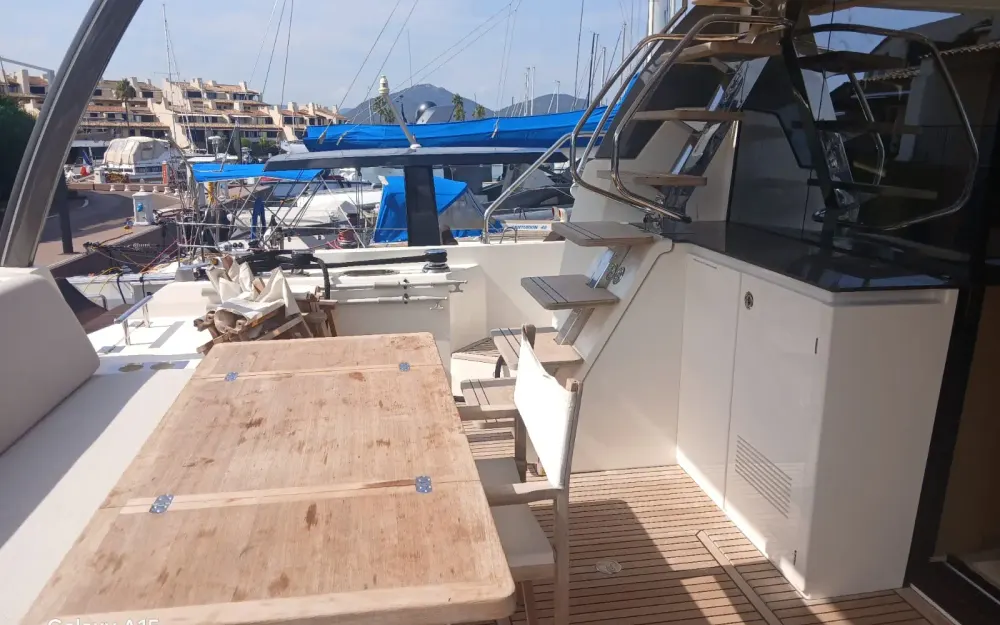 slider 7 Jeanneau Prestige 630