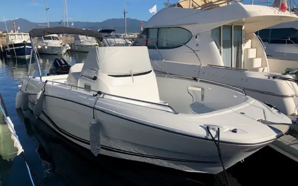 slider 1 Jeanneau Cap Camarat 7.5 CC Serie 3