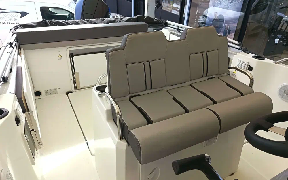 slider 19 Jeanneau Cap Camarat 7.5 CC Serie 3