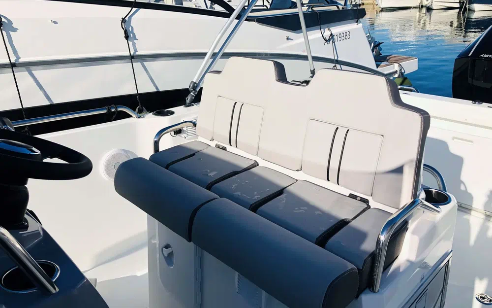 slider 7 Jeanneau Cap Camarat 7.5 CC