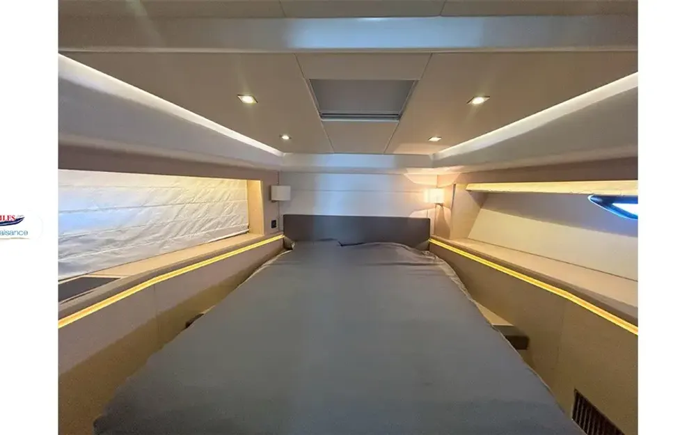 slider 11 Prestige Yachts Prestige 550 Fly