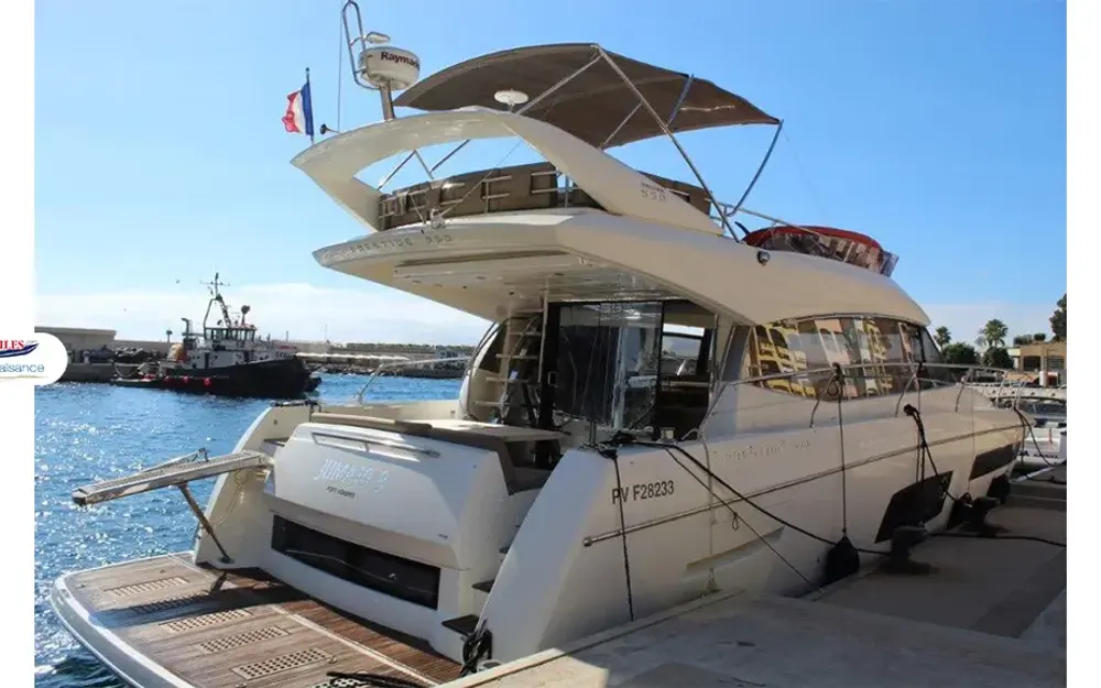 slider 2 Prestige Yachts Prestige 550 Fly