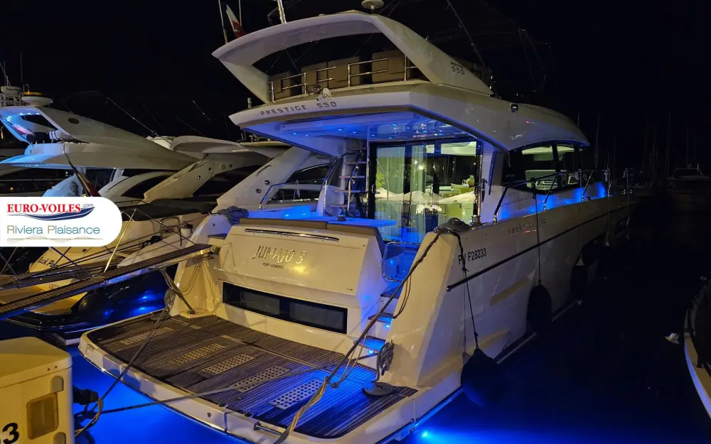 slider 3 Prestige Yachts Prestige 550 Fly