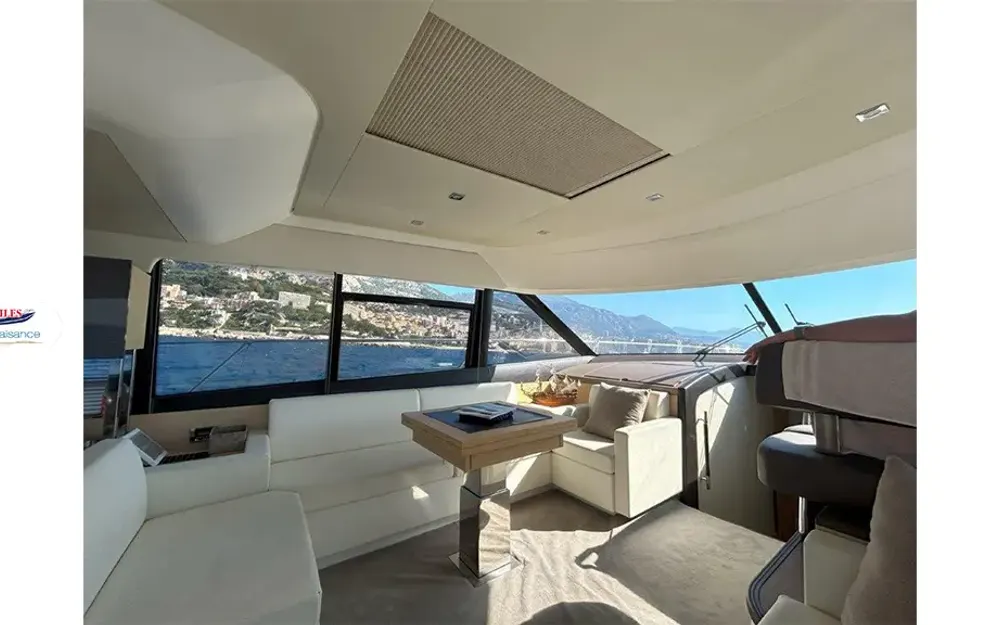 slider 6 Prestige Yachts Prestige 550 Fly