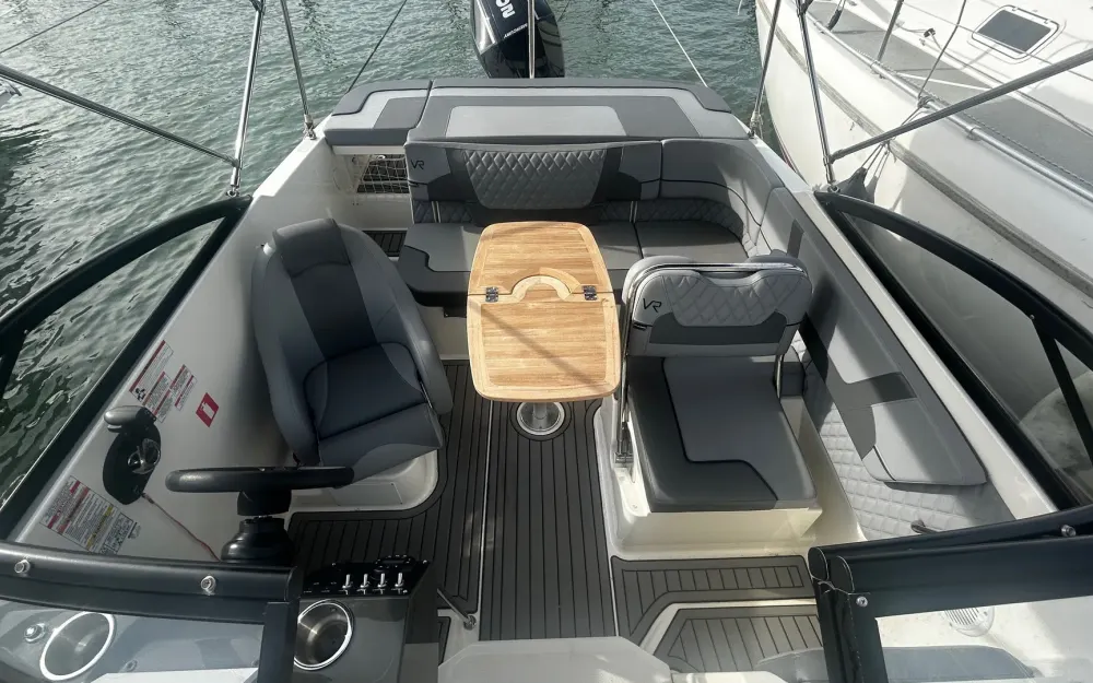 slider 11 Bayliner VR5 Cuddy OB