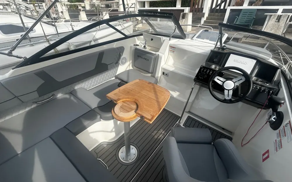 slider 5 Bayliner VR5 Cuddy OB