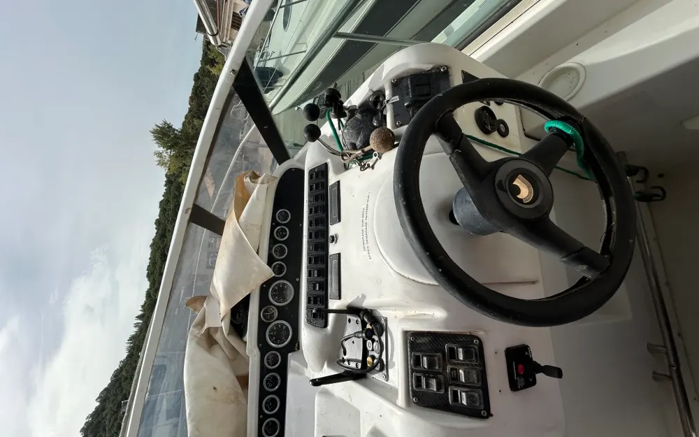 slider 22 Carver Trojan 440 Express