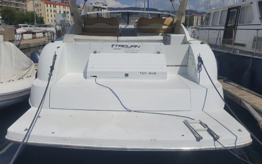 slider 7 Carver Trojan 440 Express