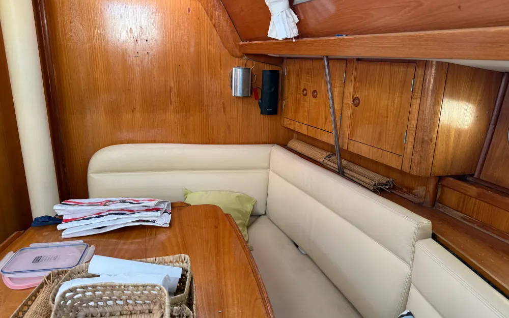 slider 9 Jeanneau Sun Odyssey 37