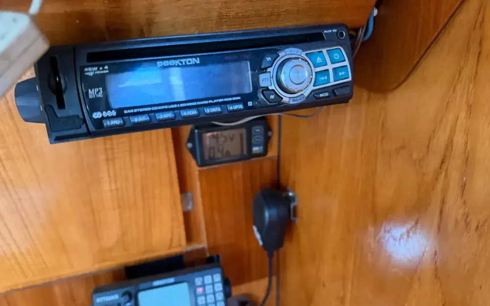 slider 14 Jeanneau Sun Odyssey 37