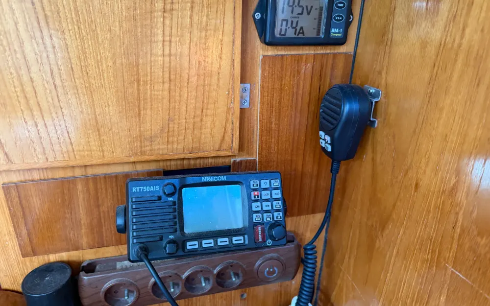 slider 15 Jeanneau Sun Odyssey 37