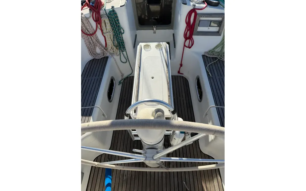 slider 7 Jeanneau Sun Odyssey 37