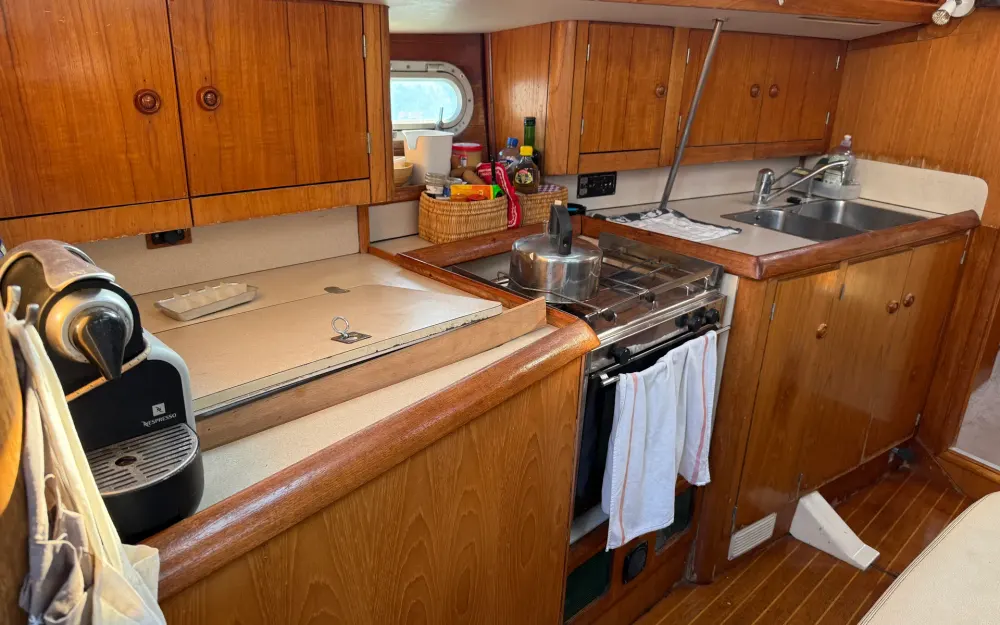 slider 8 Jeanneau Sun Odyssey 37