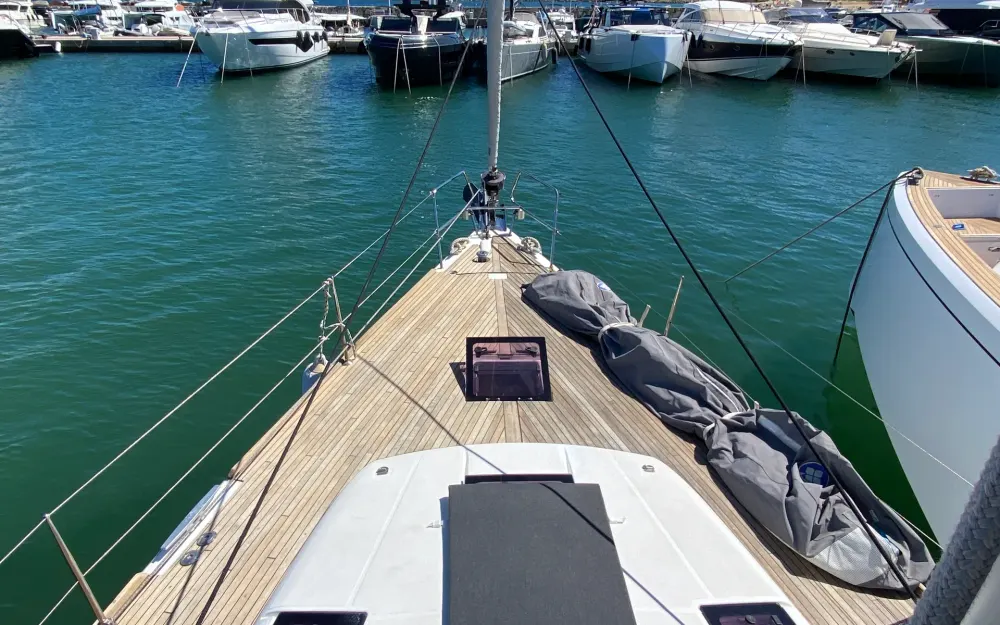 slider 10 Beneteau Sense 50