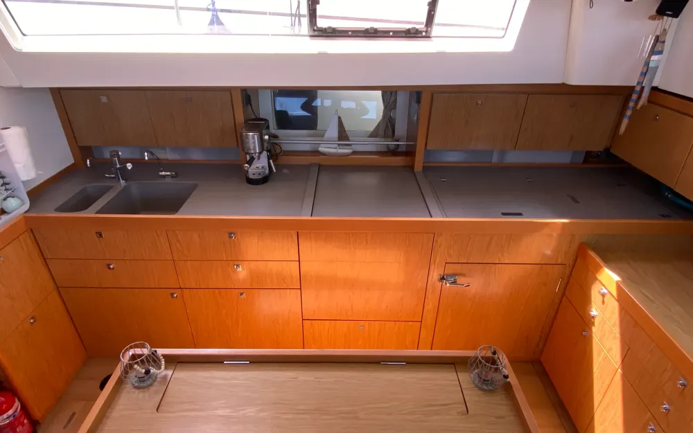 slider 16 Beneteau Sense 50