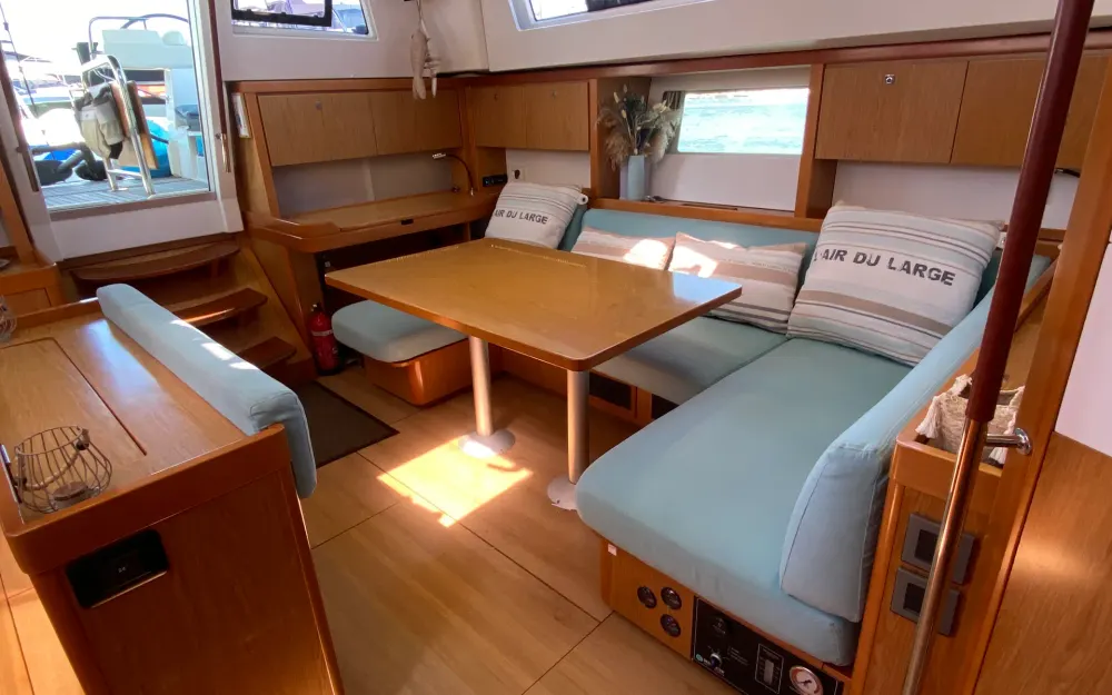 slider 19 Beneteau Sense 50