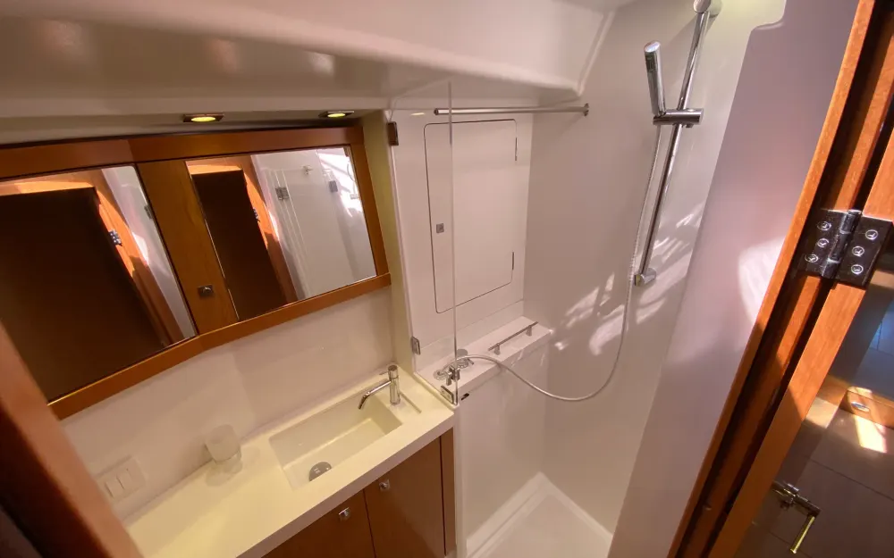 slider 25 Beneteau Sense 50