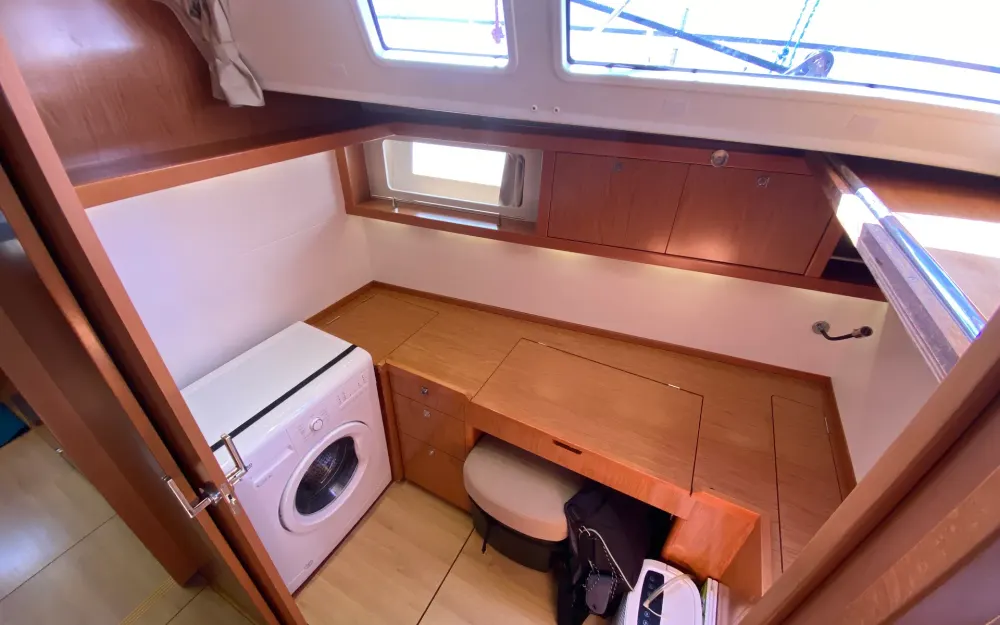 slider 27 Beneteau Sense 50