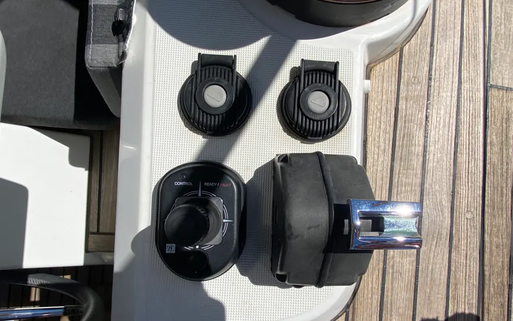 slider 30 Beneteau Sense 50
