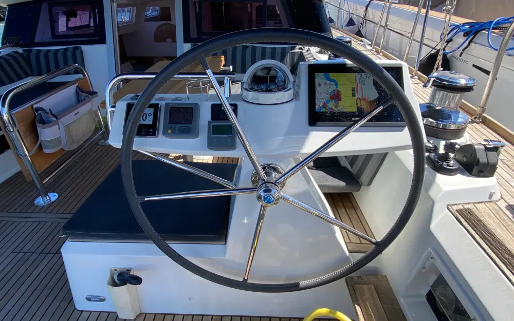 slider 5 Beneteau Sense 50