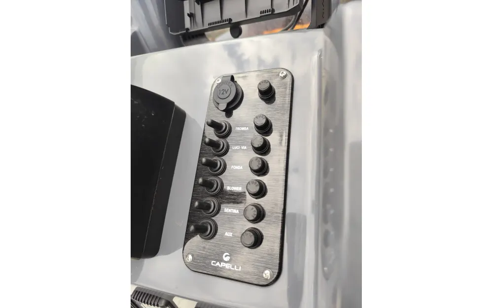 slider 14 Capelli Tempest 700