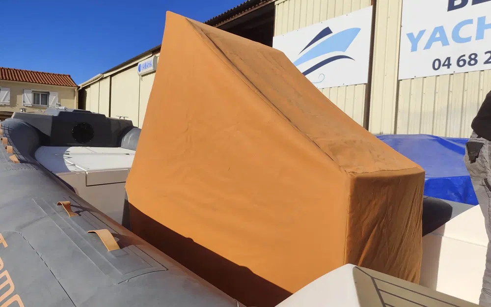 slider 28 Capelli Tempest 700