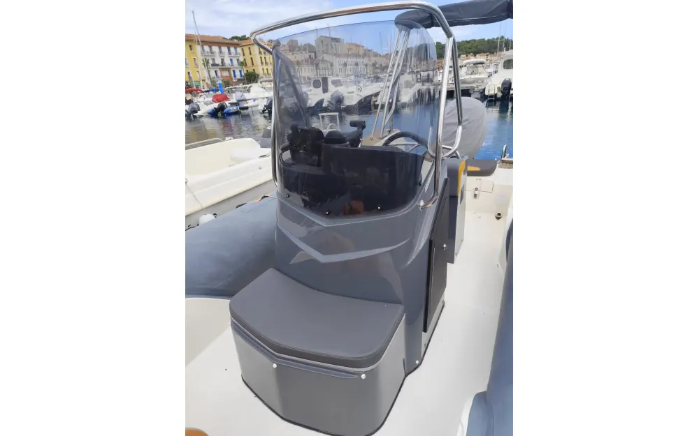 slider 4 Capelli Tempest 700