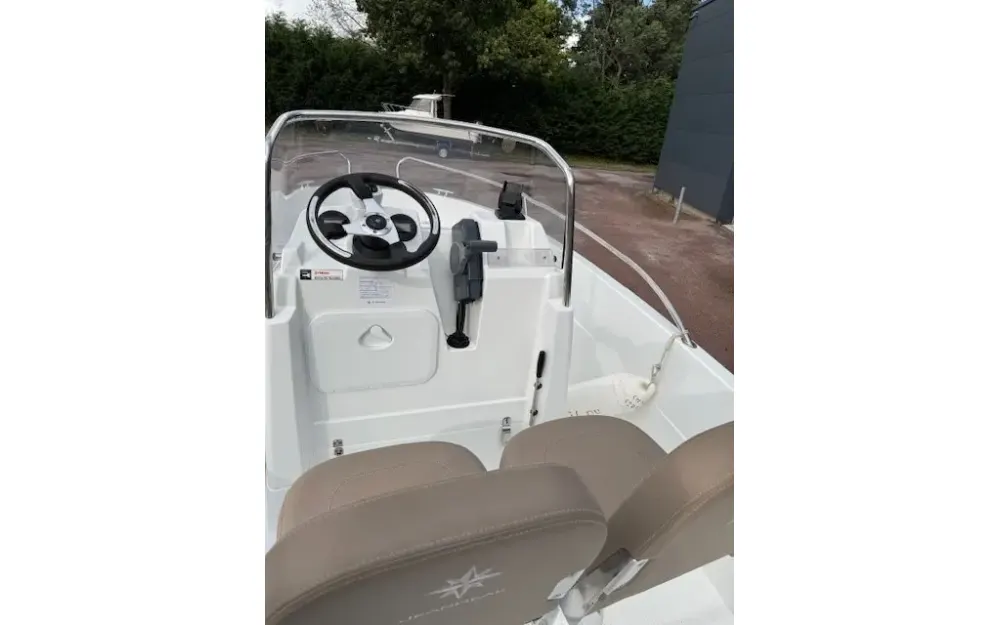 slider 5 Jeanneau Cap Camarat 4.7 CC