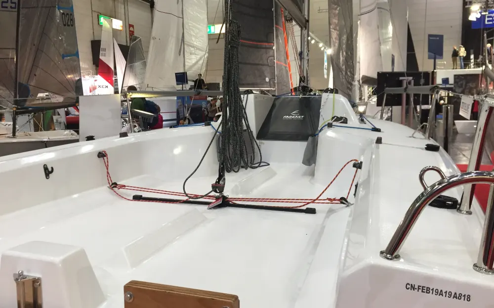 slider 10 Fareast  19 R