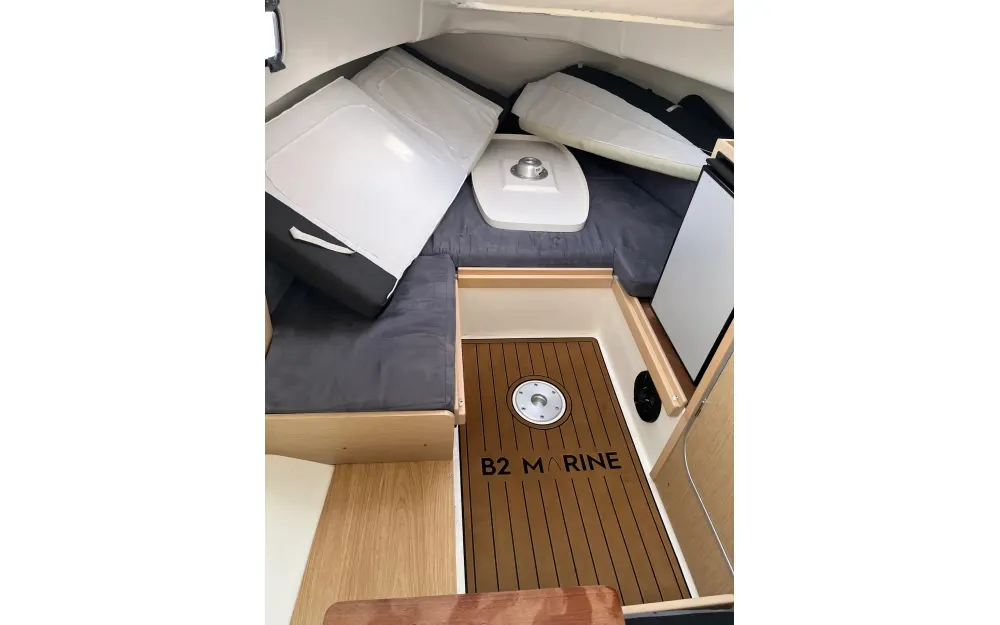 slider 4 B2 Marine CAP FERRET 752 CRUISER
