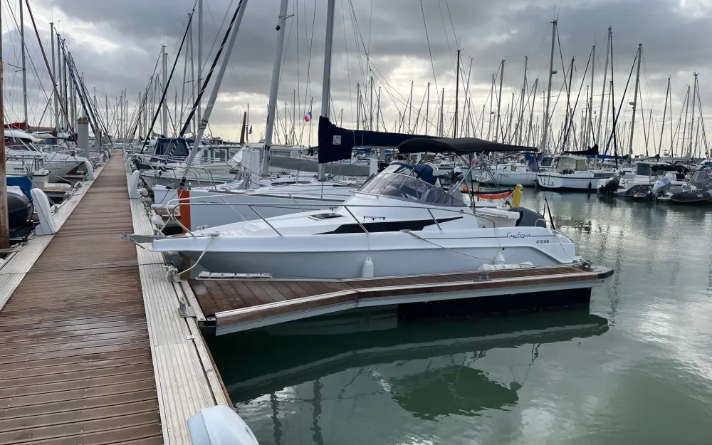 slider 6 B2 Marine CAP FERRET 752 CRUISER