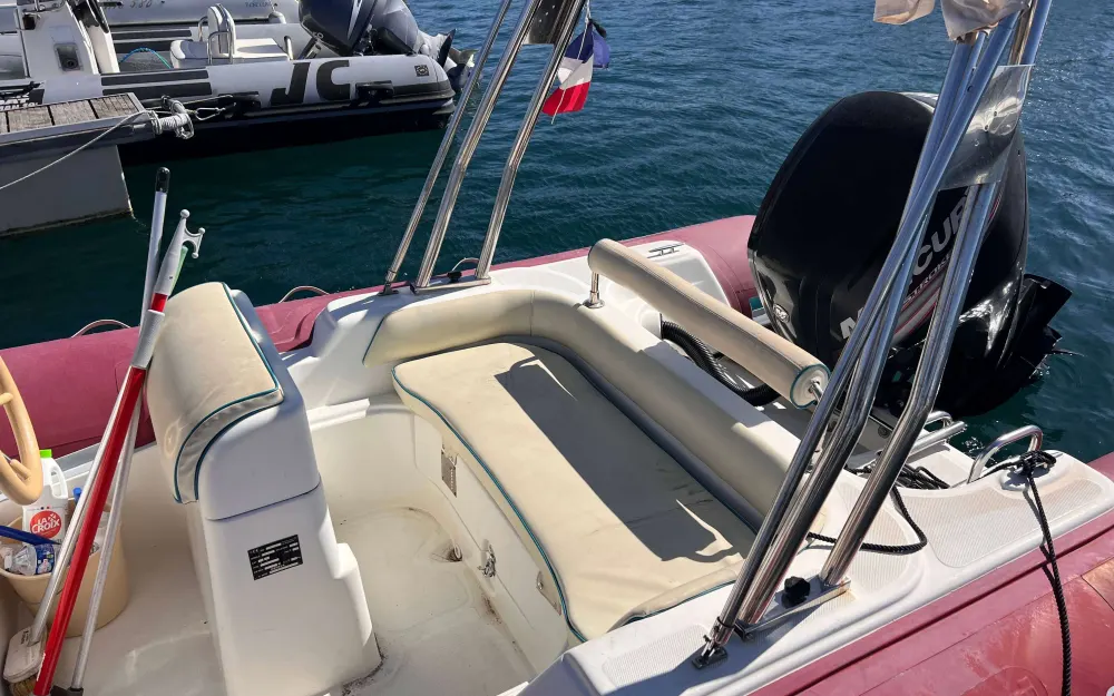 slider 9 MV Marine Mereva 570
