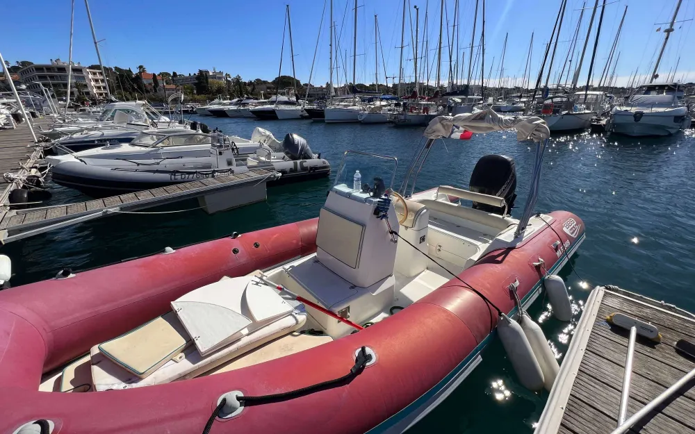 slider 3 MV Marine Mereva 570