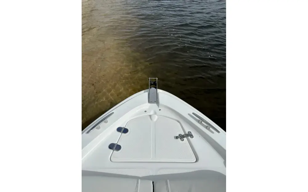 slider 4 B2 Marine CAP FERRET 135 FISHING