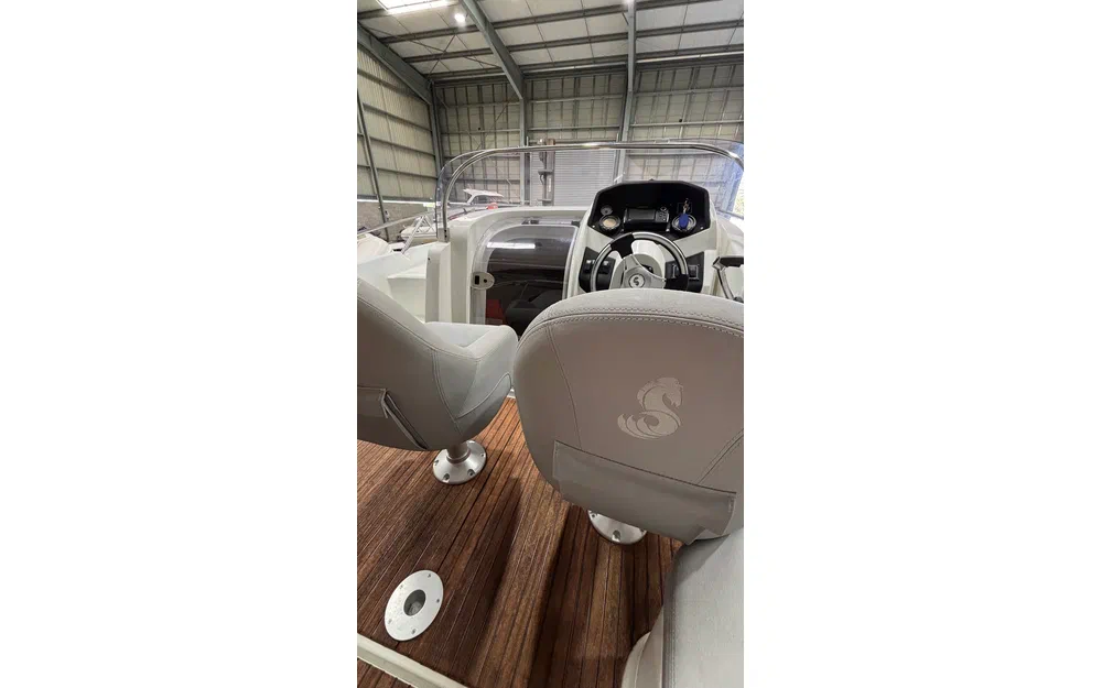 slider 4 Beneteau Flyer 650 Open Flyer 650 Sun Deck