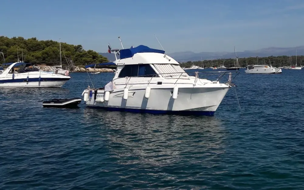 slider 0 Beneteau Antares 9 Fly