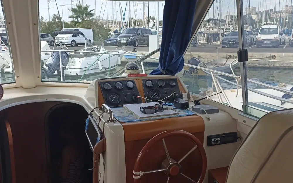 slider 5 Beneteau Antares 9 Fly
