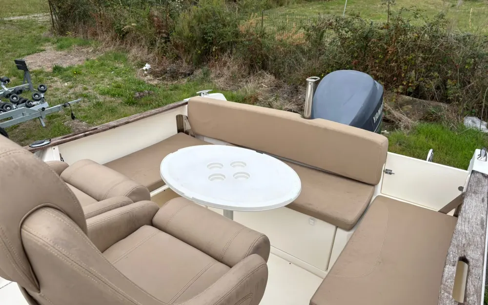 slider 33 Jeanneau Cap Camarat 7.5 CC