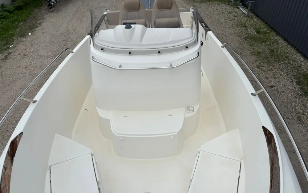 slider 26 Jeanneau Cap Camarat 7.5 CC