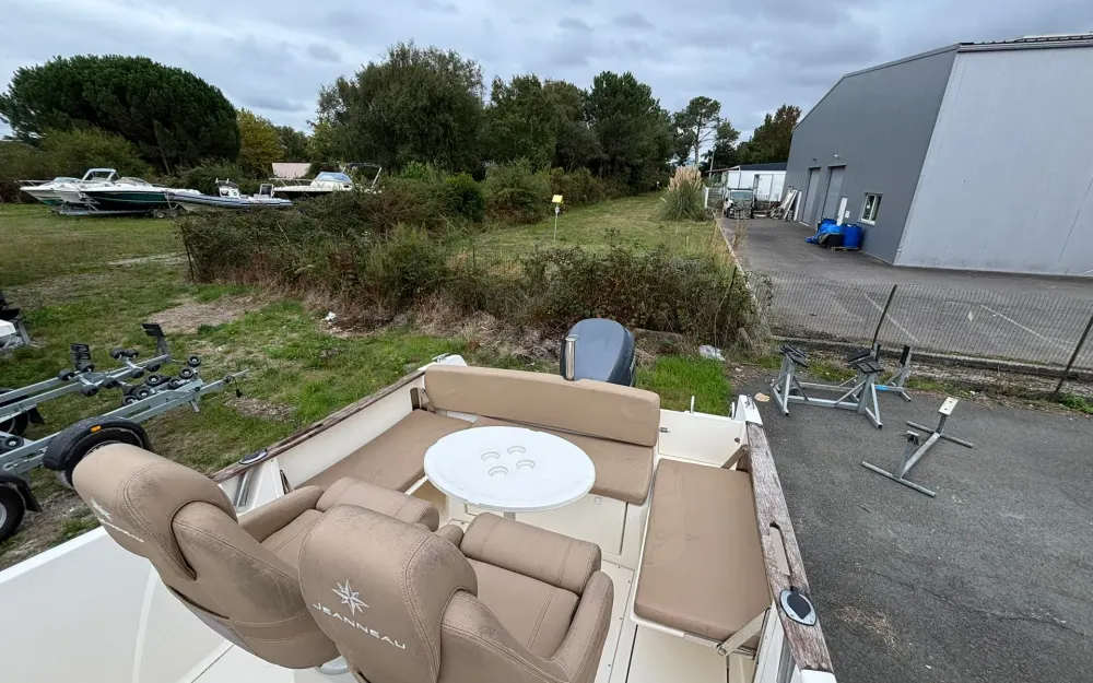 slider 36 Jeanneau Cap Camarat 7.5 CC