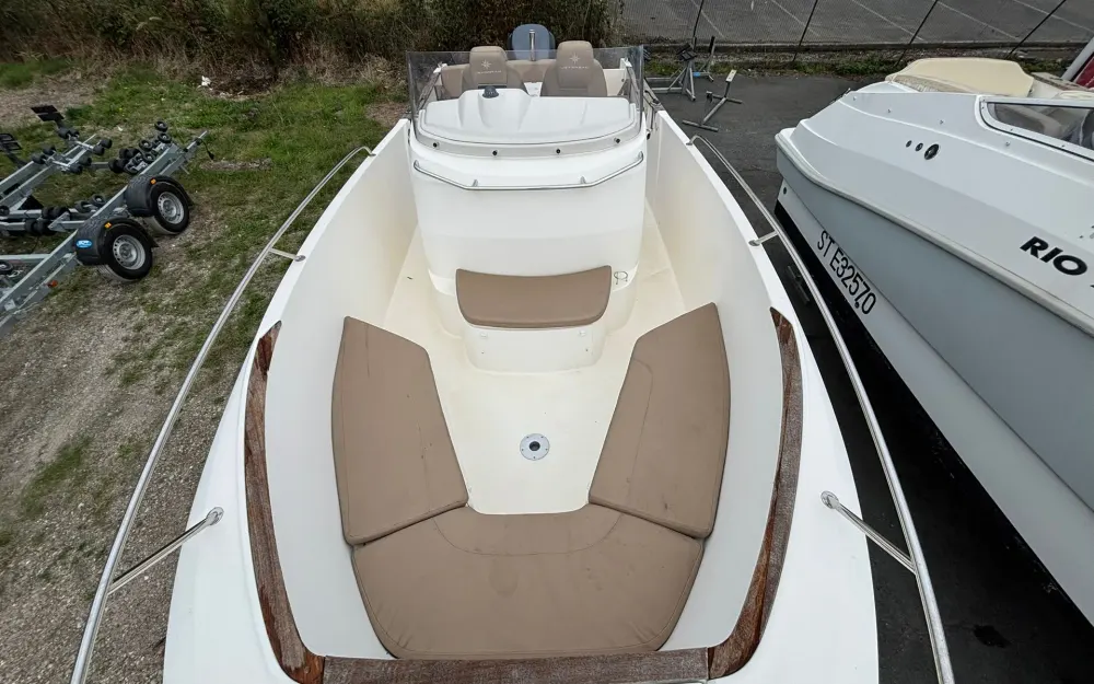 slider 38 Jeanneau Cap Camarat 7.5 CC