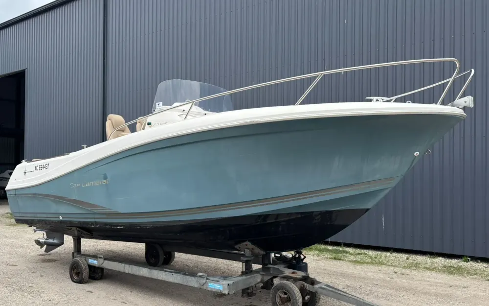 slider 7 Jeanneau Cap Camarat 7.5 CC