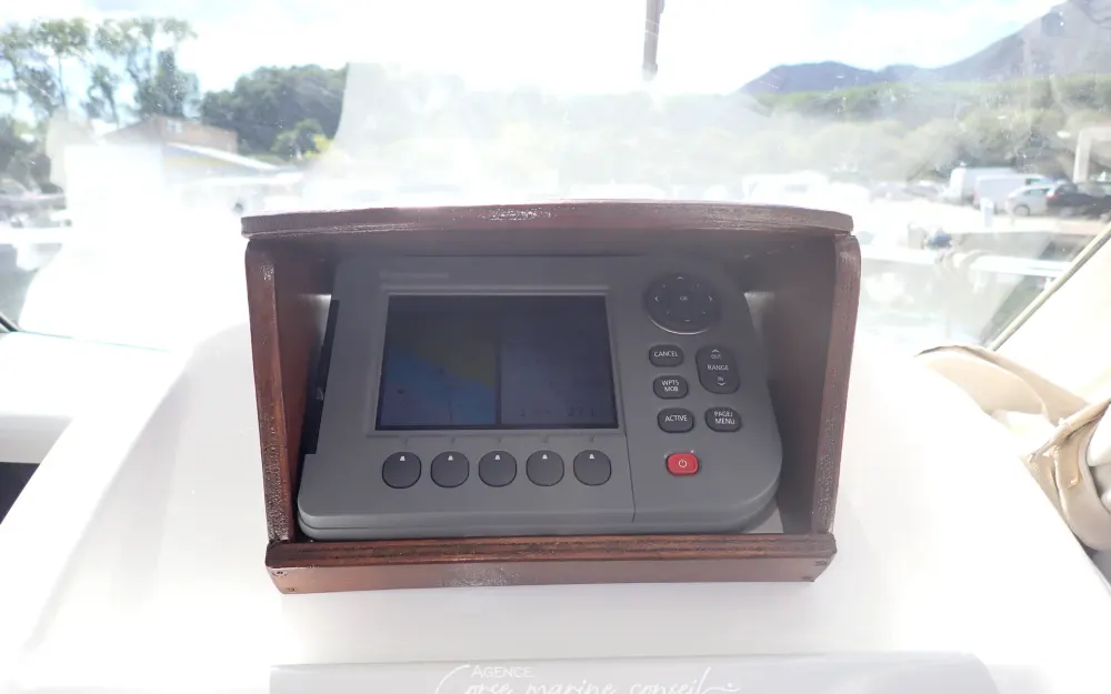slider 13 Beneteau antares 8s