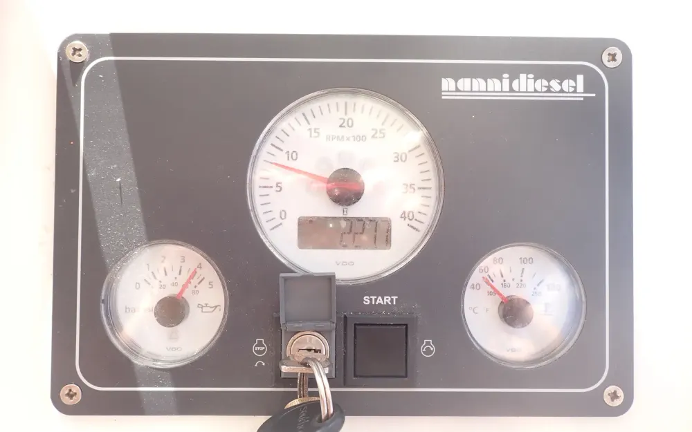 slider 17 Beneteau antares 8s