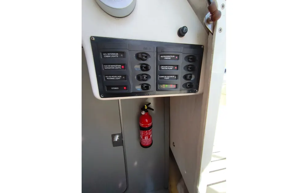 slider 9 B2 Marine Cap Ferret 752DC
