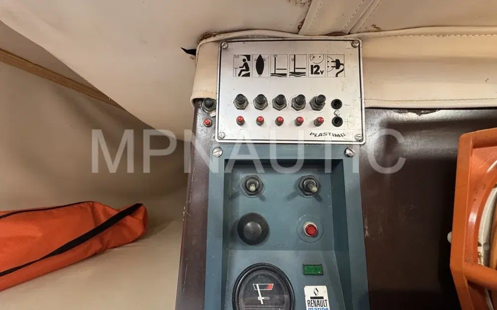 slider 9 Beneteau First 30