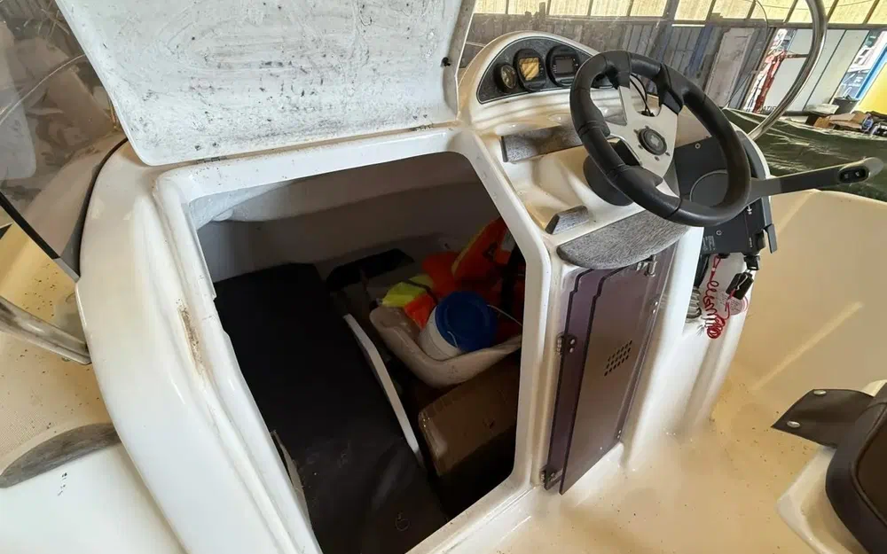 slider 4 B2 Marine Cap Ferret 552